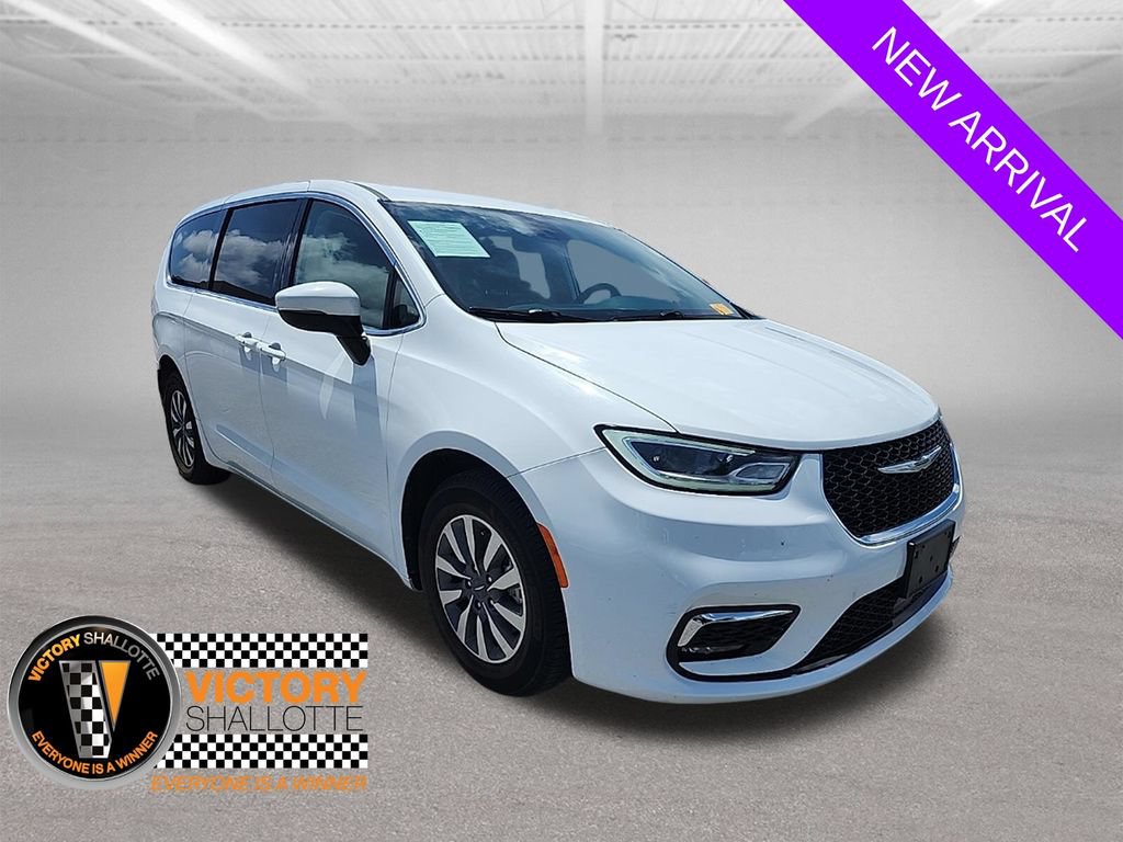 Used 2023 Chrysler Pacifica Touring-L