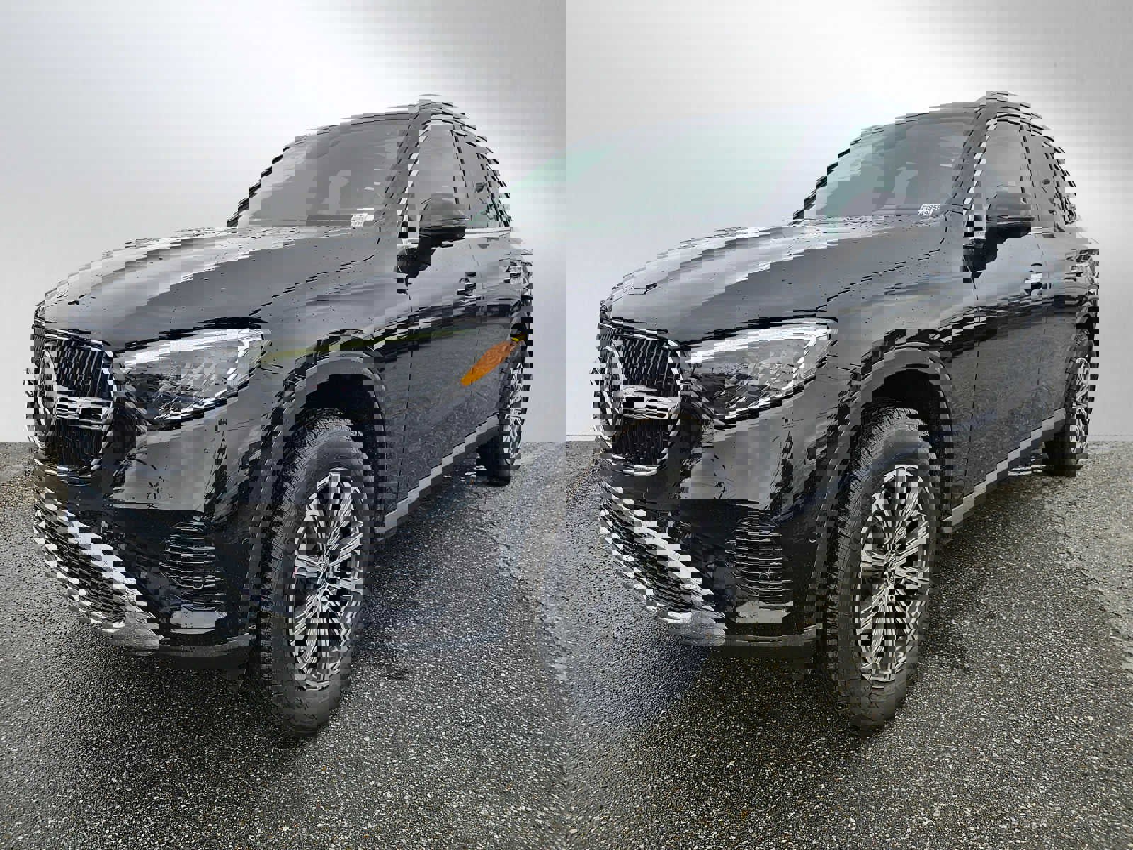 Used 2023 Mercedes-Benz GLC 300 4MATIC image 3