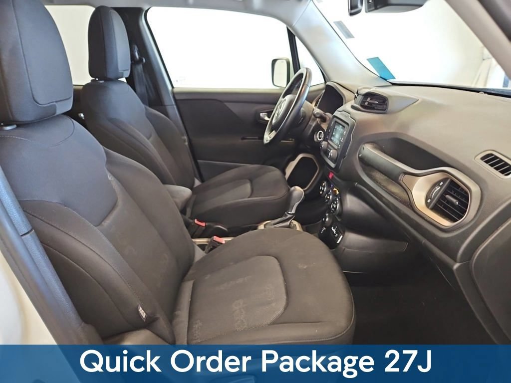 Used 2017 Jeep Renegade Latitude w/ Popular Equipment Group AWD/4WD image 2