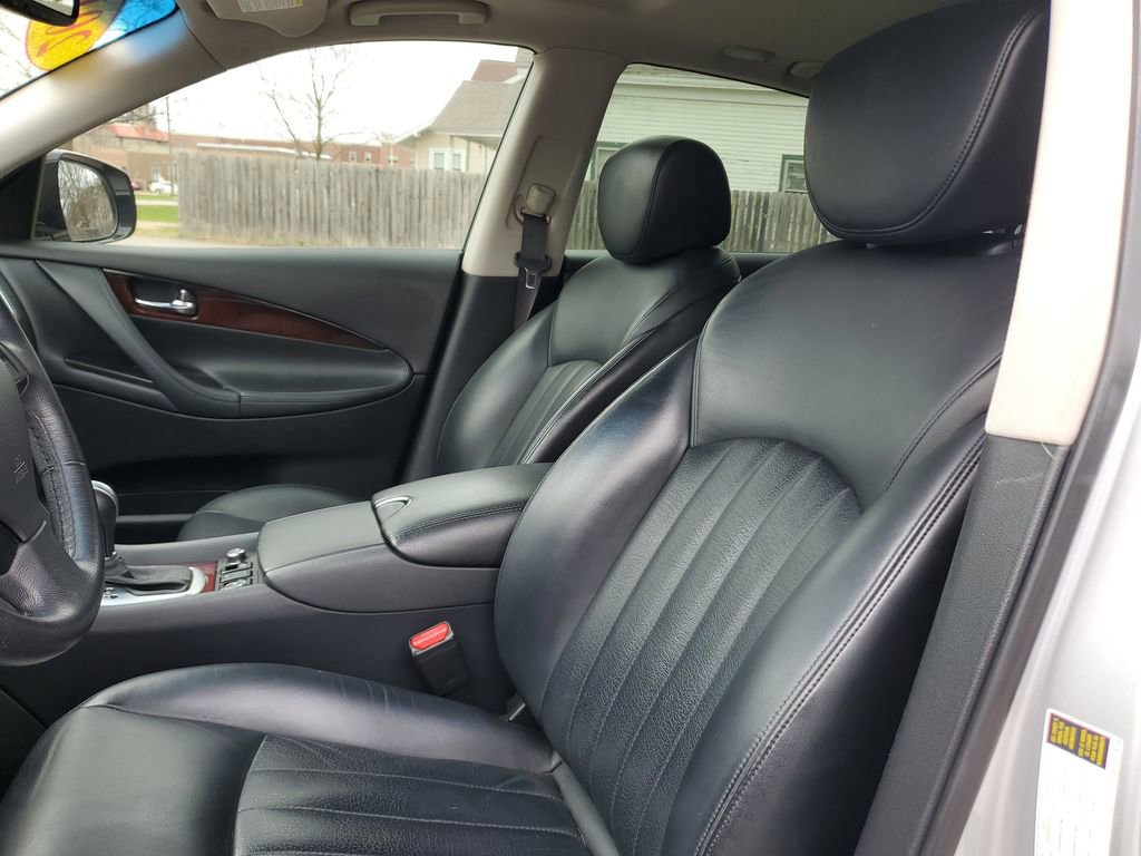 Used 2017 INFINITI QX50 2WD w/ Deluxe Touring Package image 12