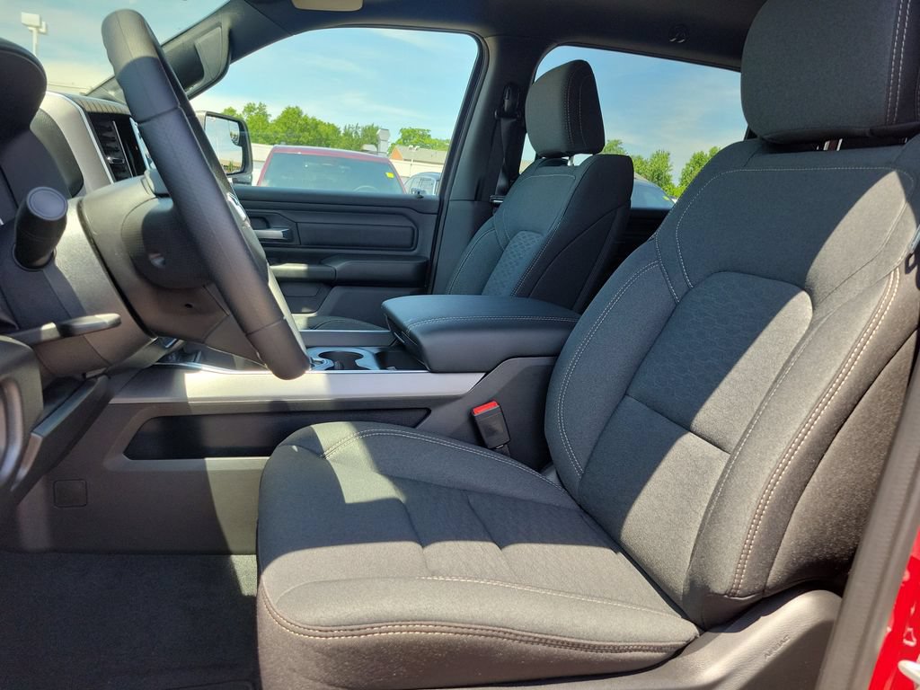New 2026 RAM 1500 Express AWD/4WD image 17