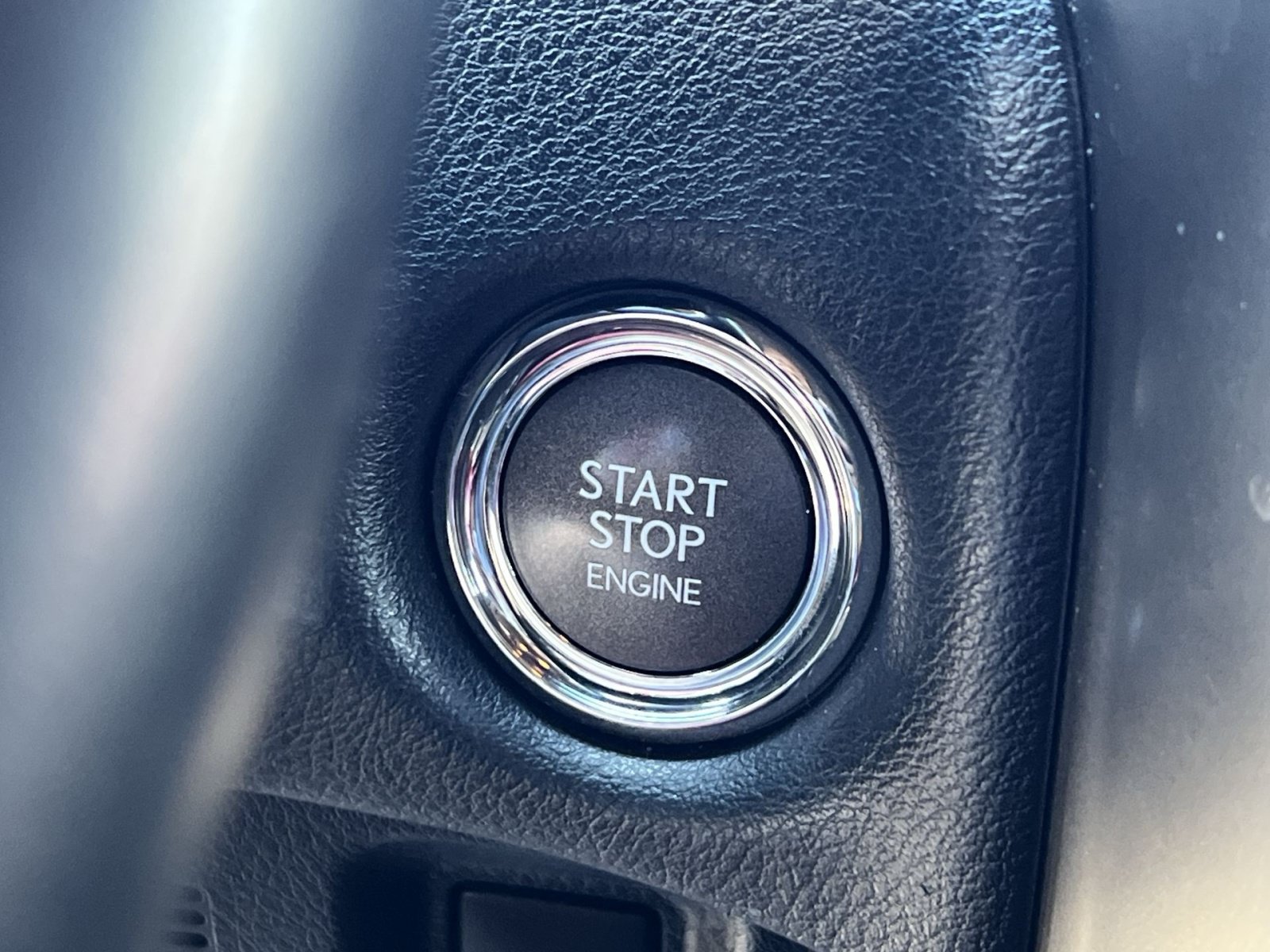 Used 2022 Lexus GX 460 Luxury w/ Sport Design Package AWD/4WD image 38