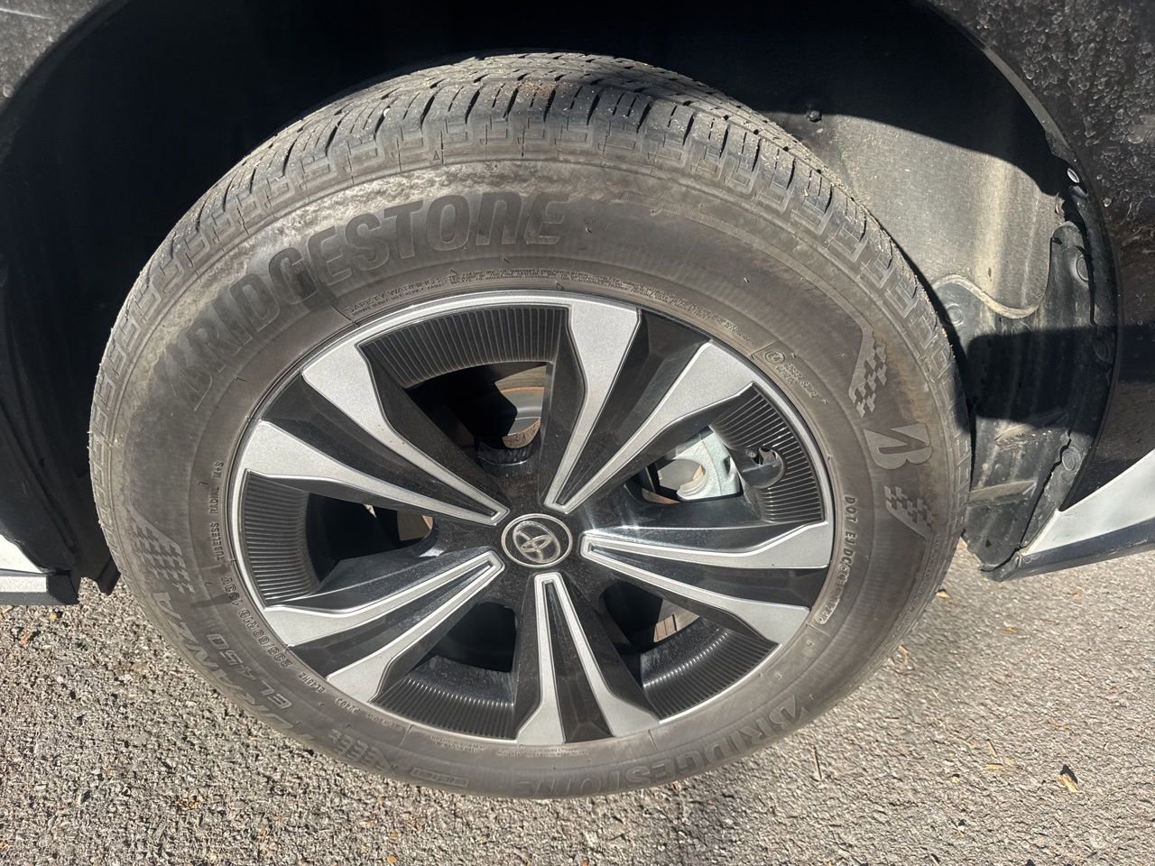 Used 2024 Toyota bZ4X XLE w/ Weather Package image 10