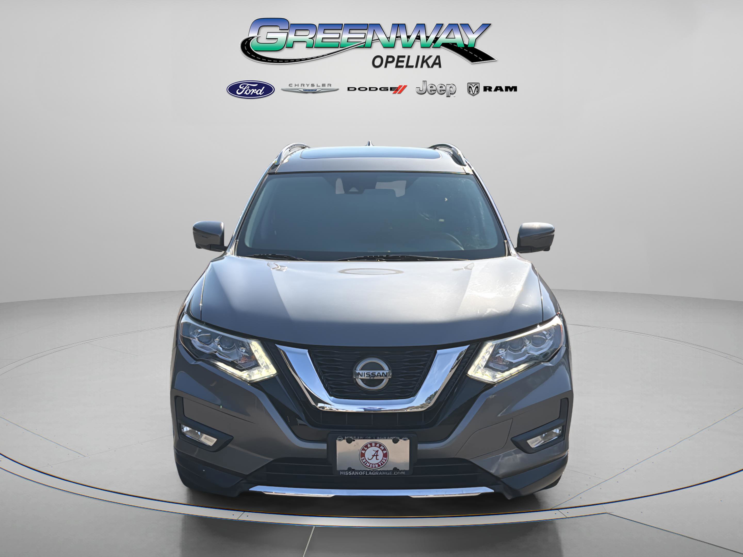 Used 2018 Nissan Rogue SL w/ Premium Package image 2