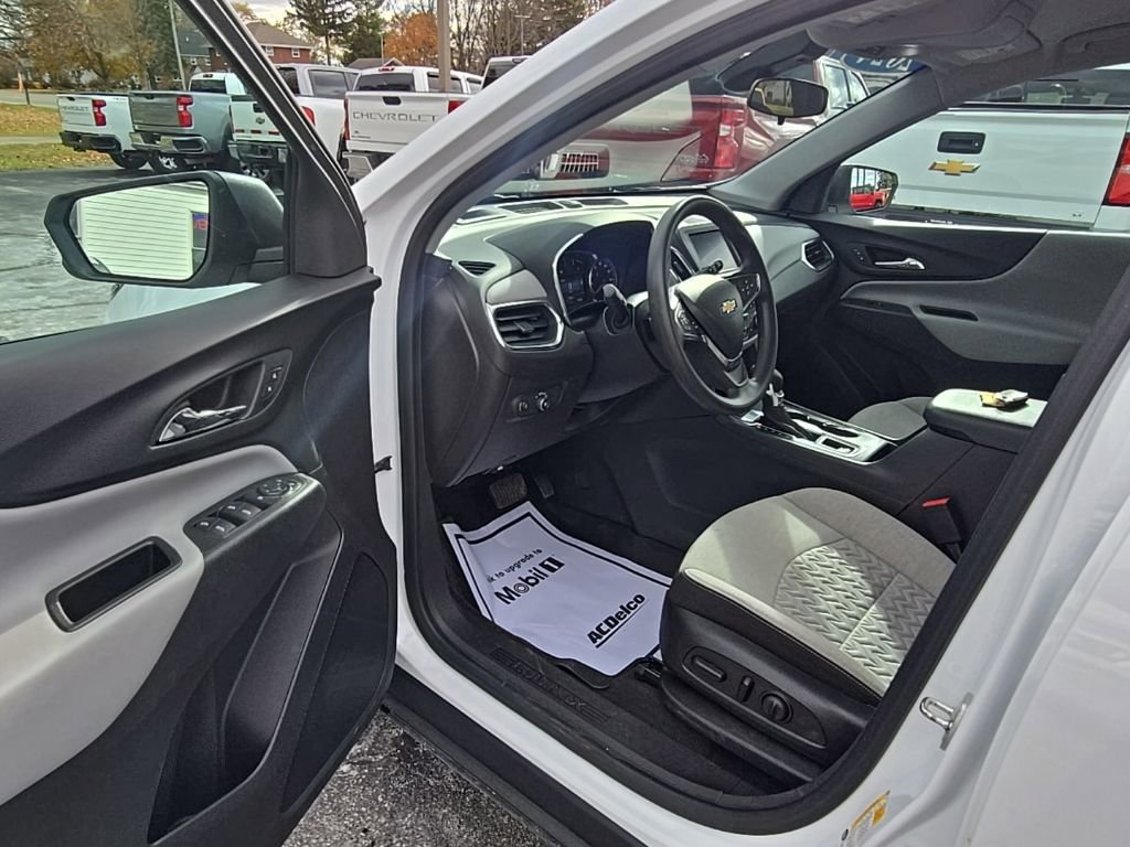 Used 2024 Chevrolet Equinox LS w/ LS Convenience Package image 11