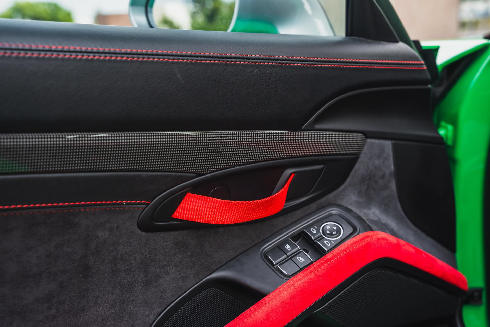 Used 2018 Porsche 911 GT2 RS RWD image 38
