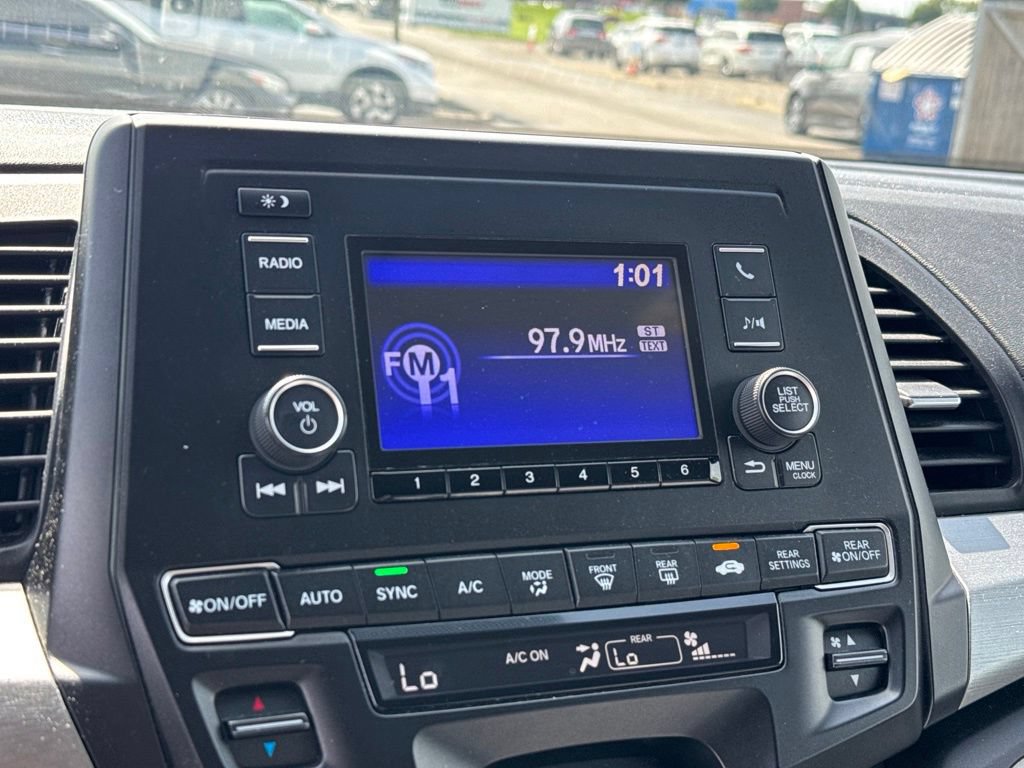 Used 2018 Honda Odyssey LX image 18