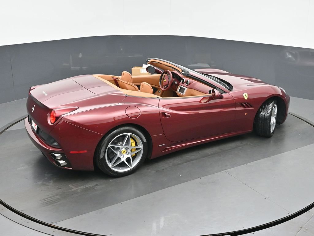 Used 2010 Ferrari California RWD image 42