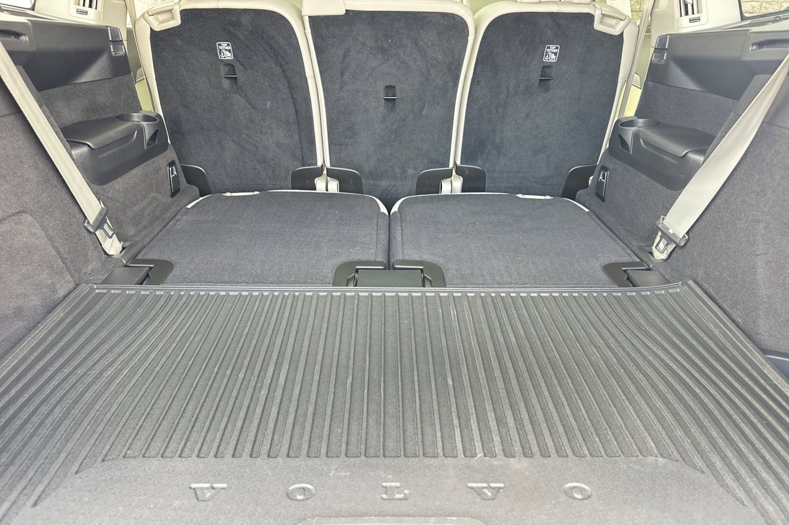 Certified 2025 Volvo XC90 B5 Core w/ Protection Package Premier image 17