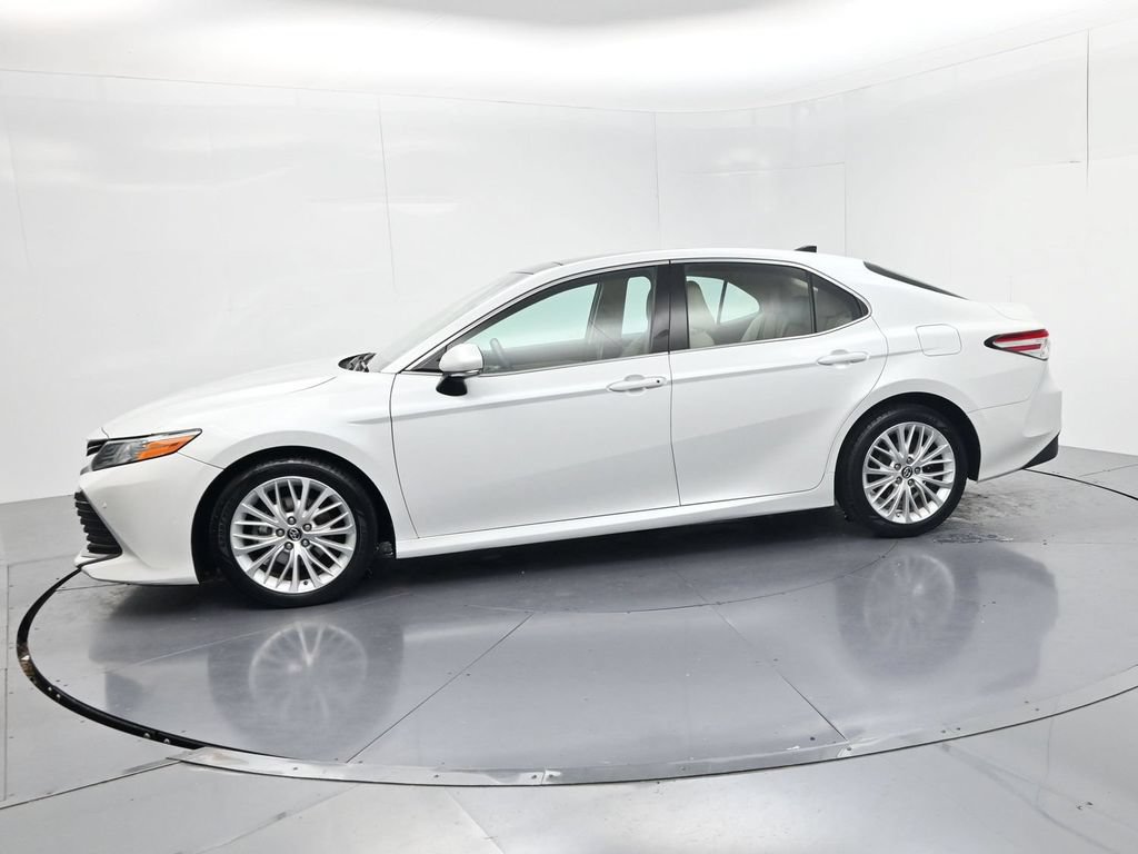 Used 2018 Toyota Camry XLE FWD image 4