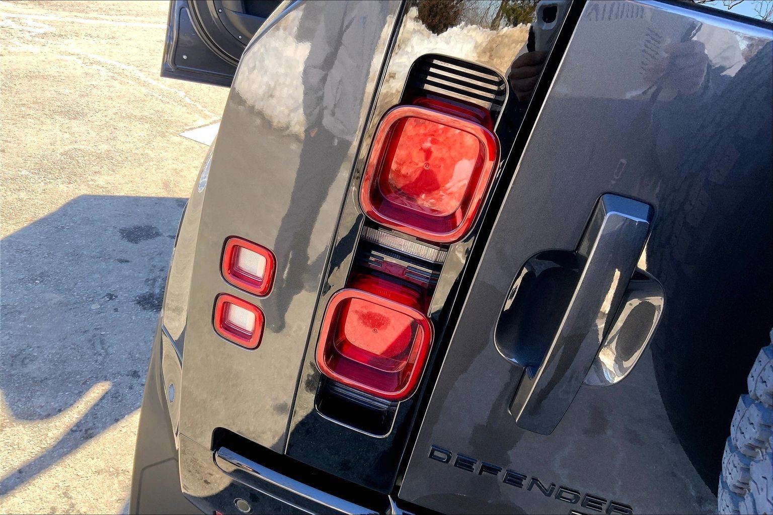 Used 2022 Land Rover Defender 110 X-Dynamic SE image 28