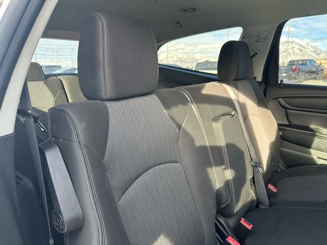 Used 2017 Chevrolet Traverse LT w/ Style and Technology Package image 16