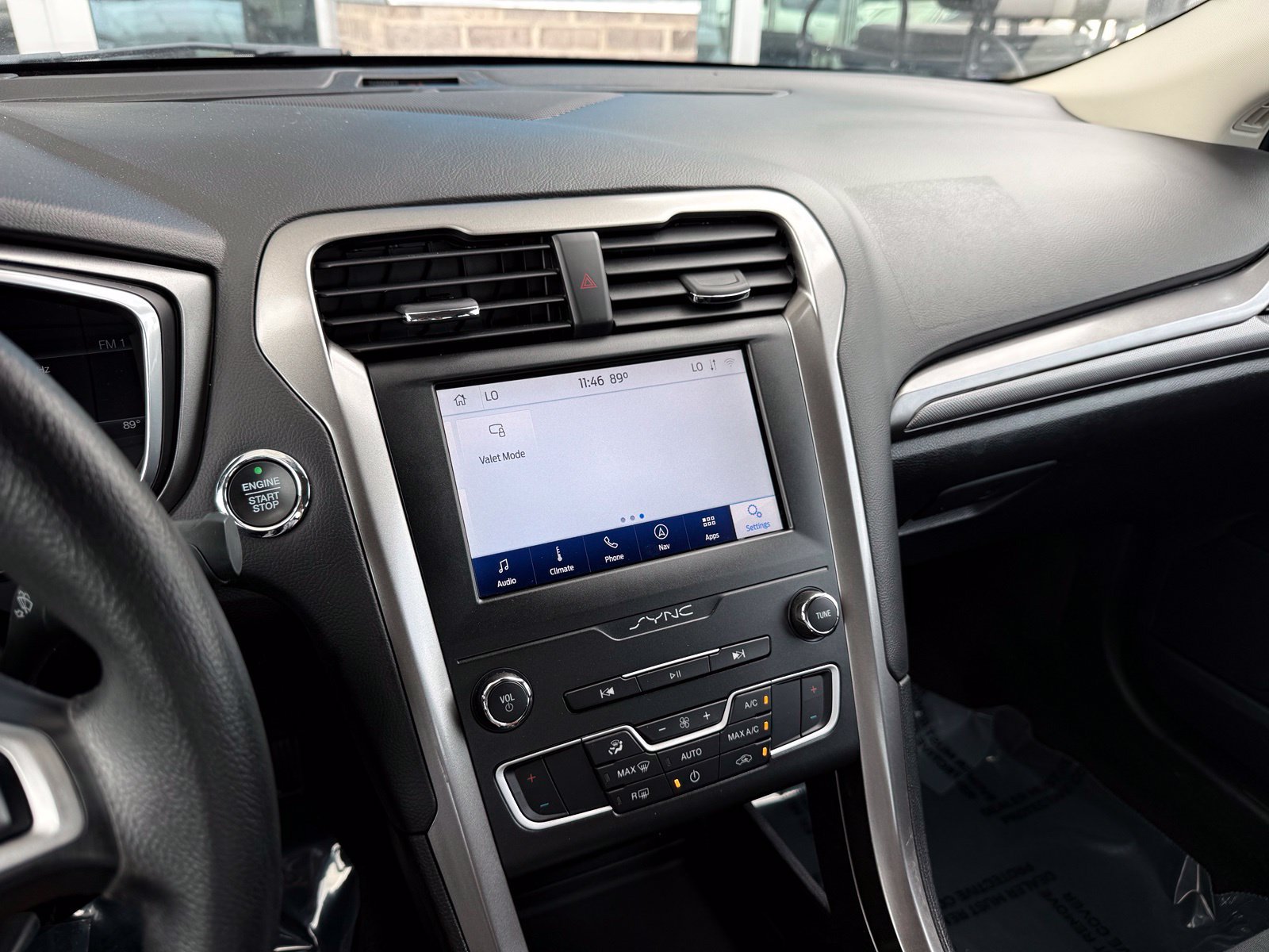 Used 2020 Ford Fusion SE FWD image 33
