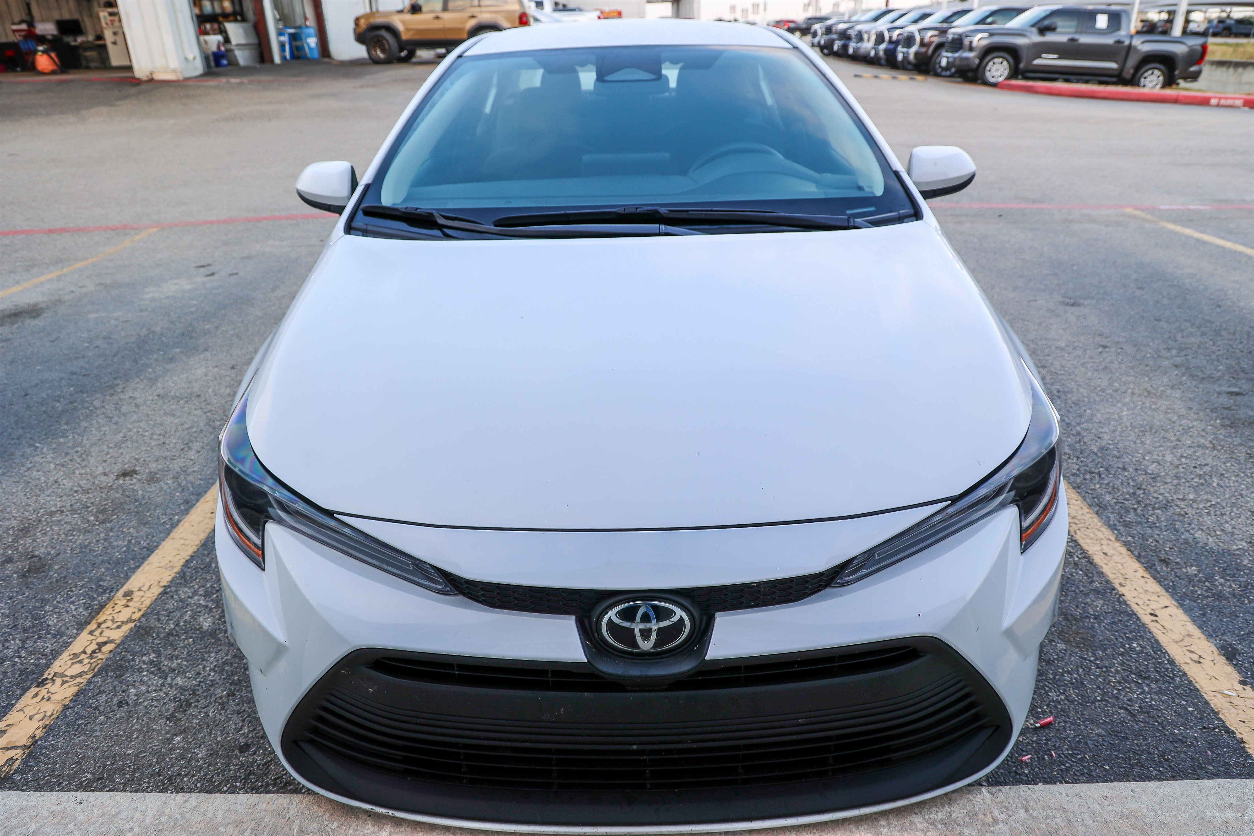 Used 2024 Toyota Corolla LE FWD image 4