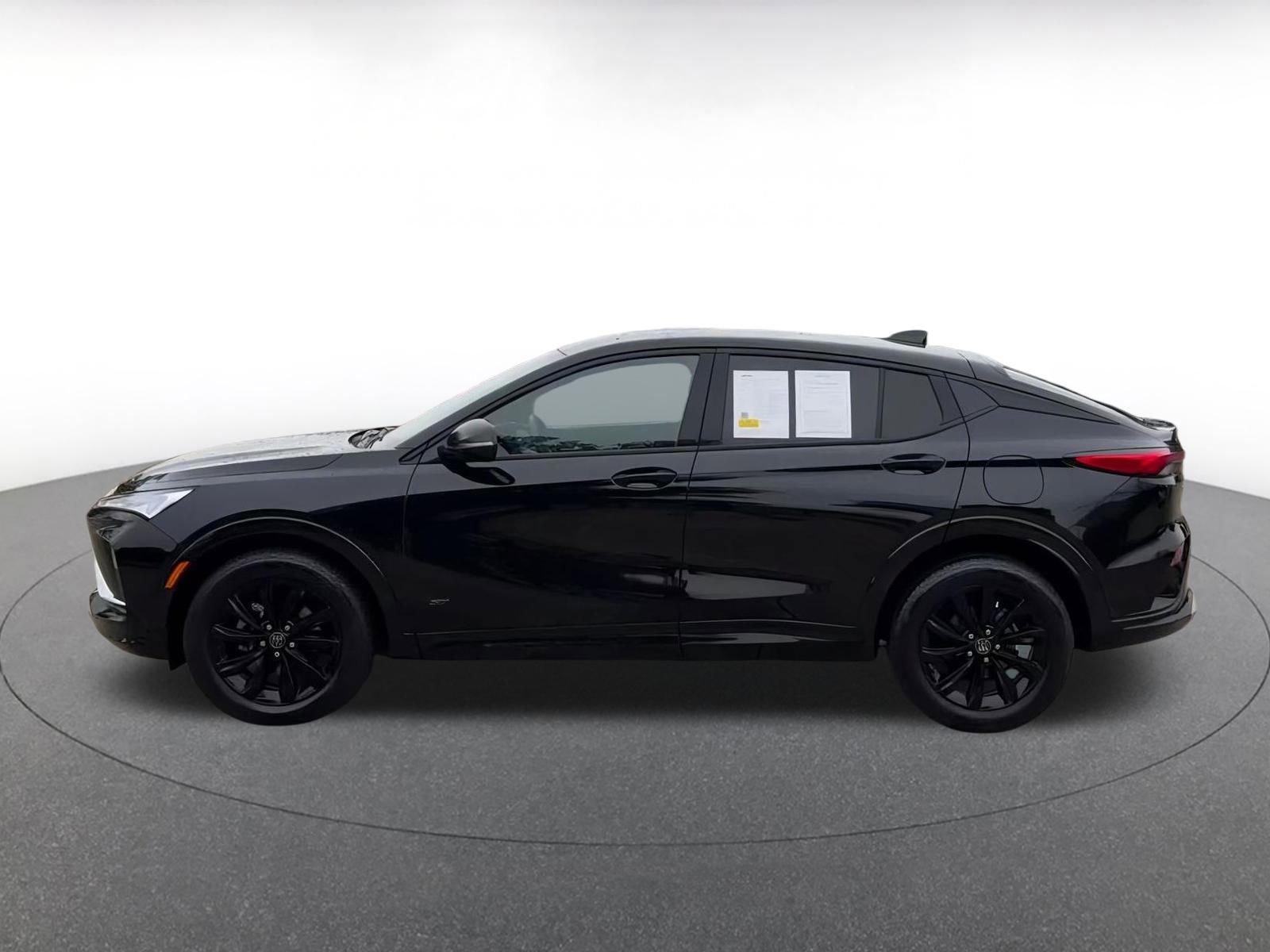 Used 2025 Buick Envista Sport Touring image 9