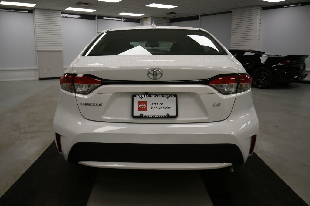 Used 2022 Toyota Corolla LE image 6