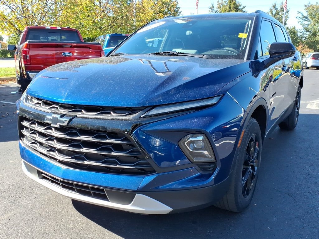 Used 2023 Chevrolet Blazer LT w/ Midnight/Sport Edition FWD image 1