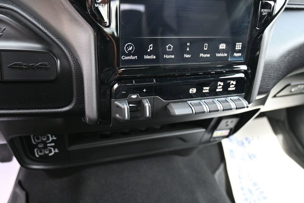 Used 2024 RAM 3500 Laramie w/ Night Edition AWD/4WD image 33