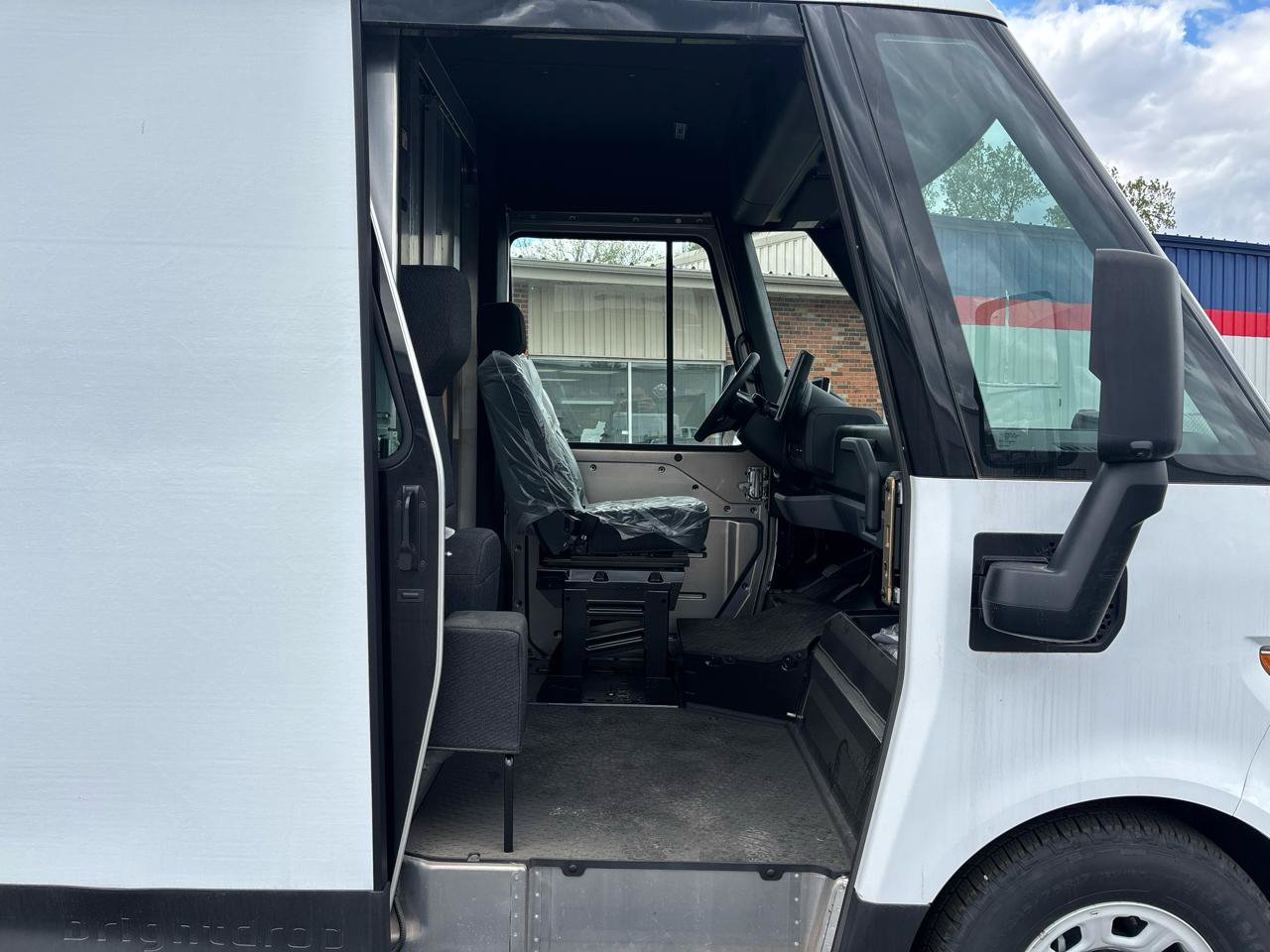 Used 2024 Chevrolet Brightdrop 400 w/ Commercial Equipment Package AWD/4WD image 15