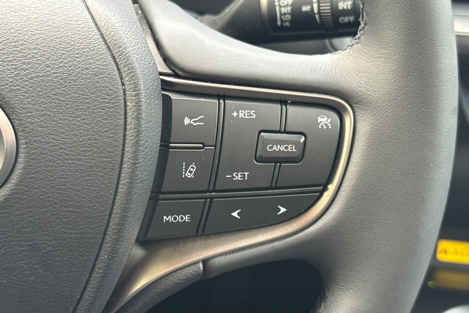 Certified 2024 Lexus UX 250h FWD image 30