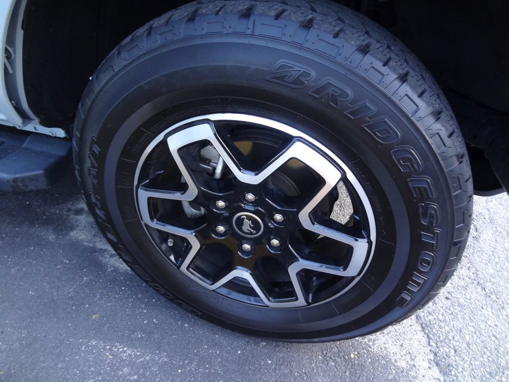 Used 2024 Ford Bronco Outer Banks AWD/4WD image 12