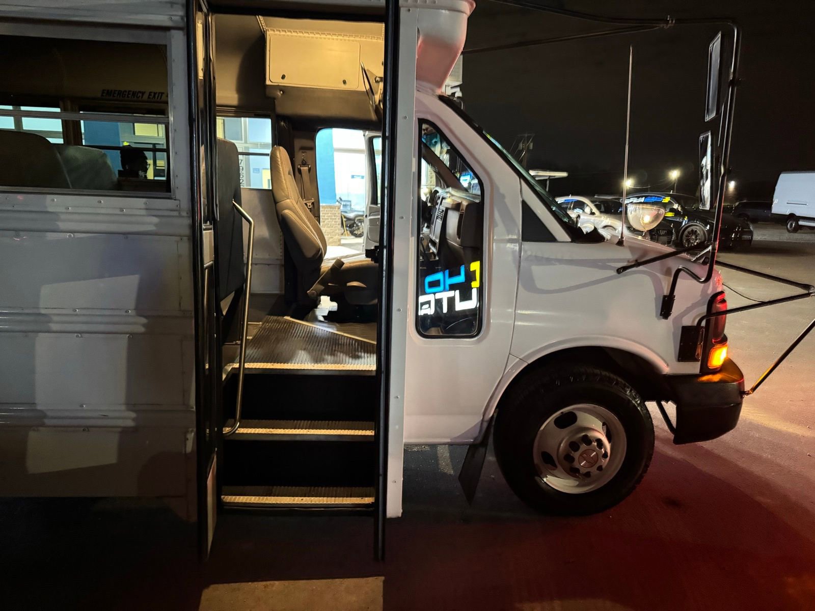 Used 2005 Chevrolet Express 3500 w/ School Bus Package image 19