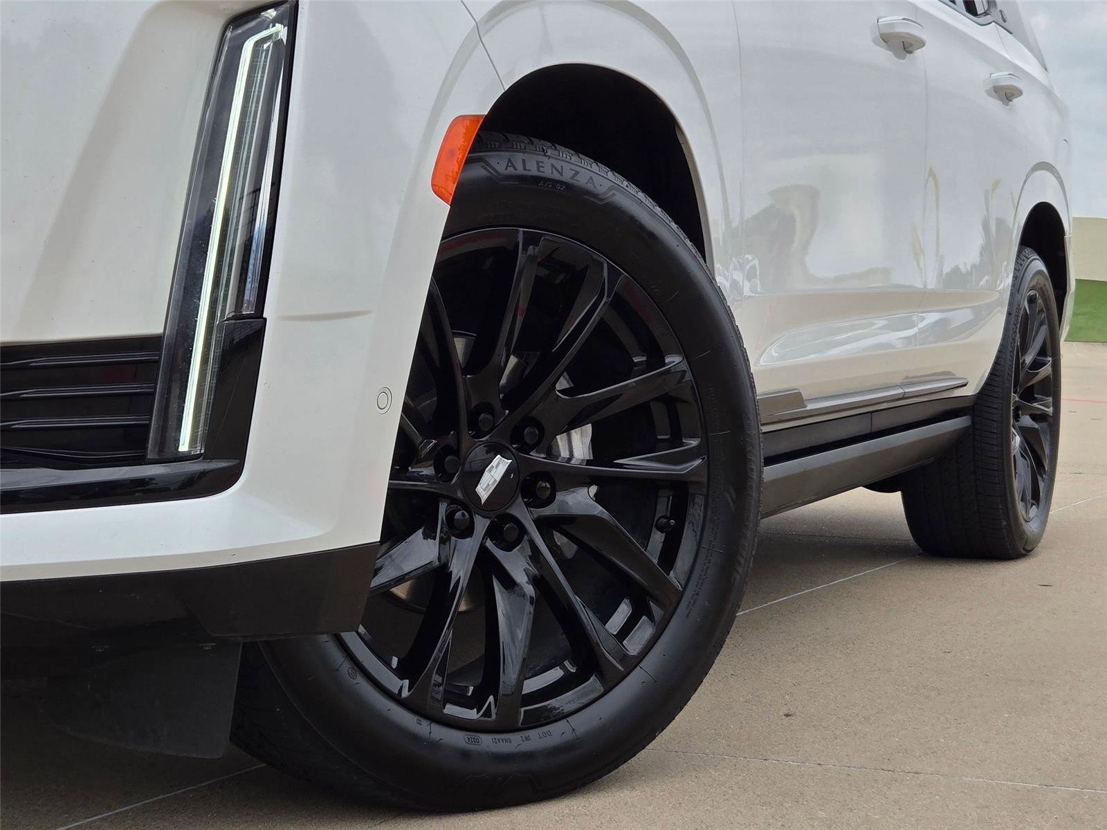 Certified 2024 Cadillac Escalade Sport Platinum w/ LPO, ONYX Package AWD/4WD image 8