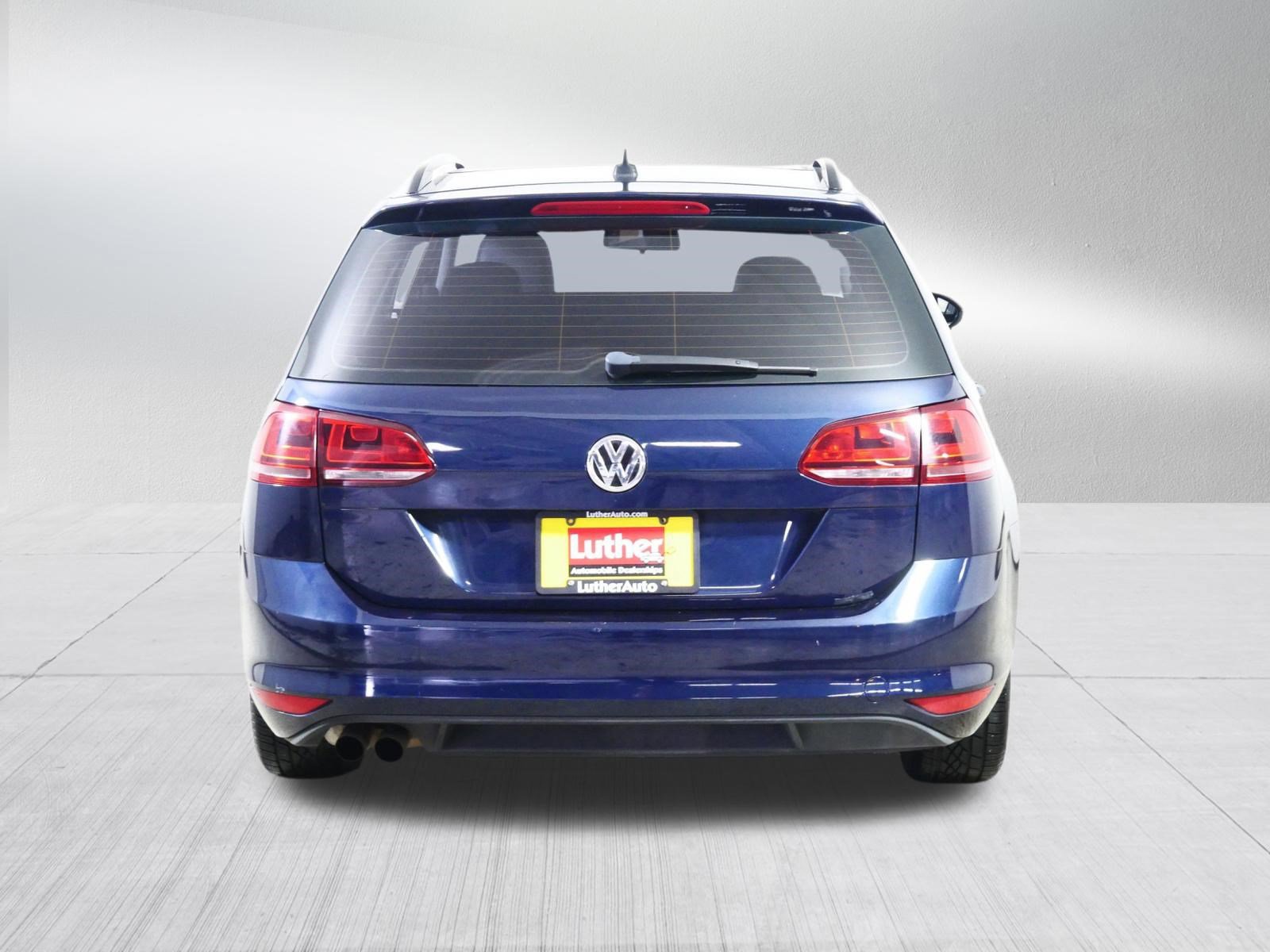 Used 2016 Volkswagen Golf Limited Edition image 6