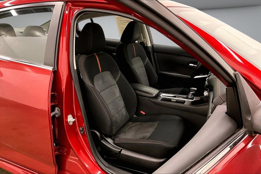 Used 2023 Nissan Sentra SR w/ Electronics Package FWD image 29