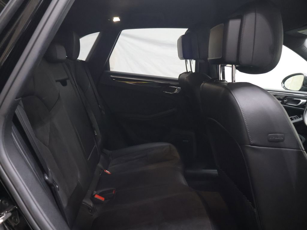 Used 2018 Porsche Macan Sport Edition image 13