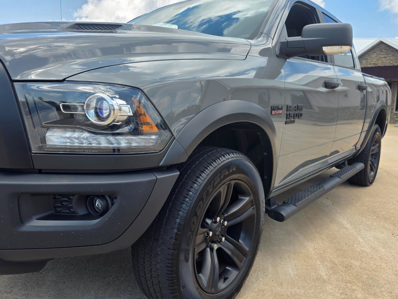 Used 2022 RAM 1500 Warlock w/ Ceramic Grey Warlock Package AWD/4WD image 28