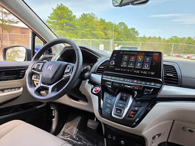 Used 2025 Honda Odyssey Touring image 13