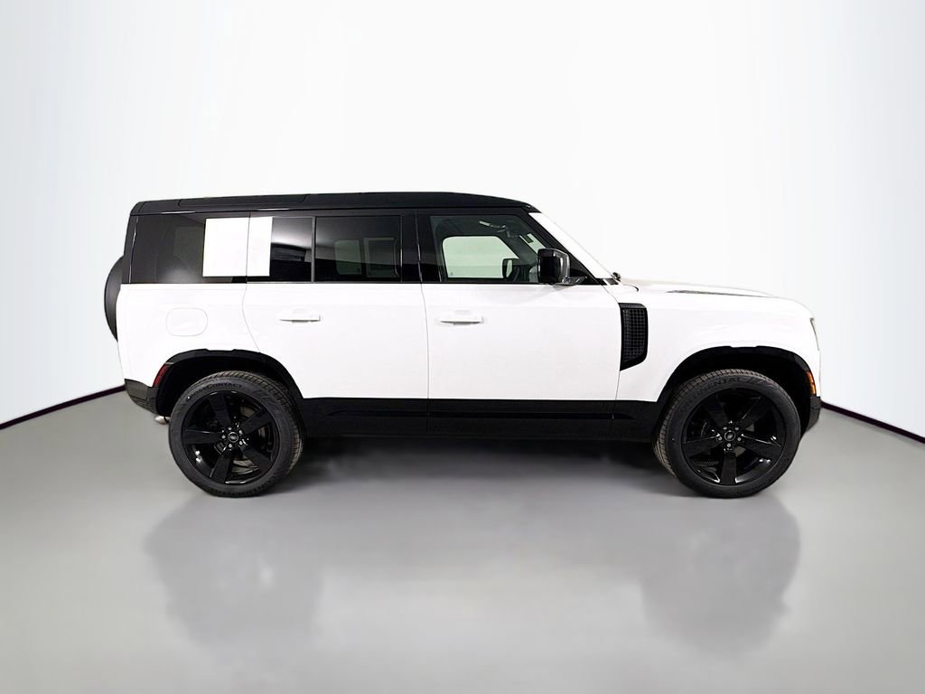 Used 2025 Land Rover Defender 110 V8 AWD/4WD image 4