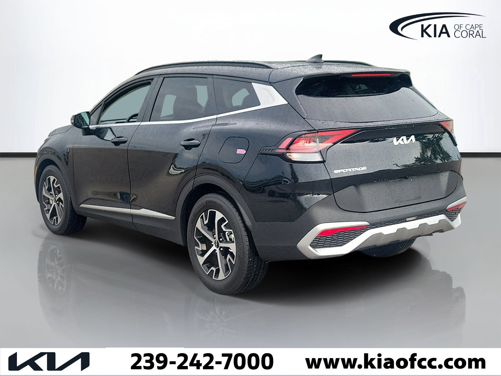 Certified 2025 Kia Sportage EX w/ Premium Package FWD image 4