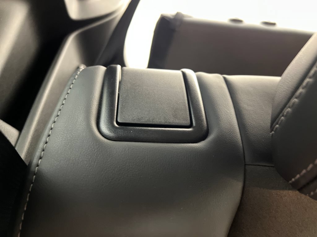 Used 2024 Mitsubishi Outlander SE AWD/4WD image 25