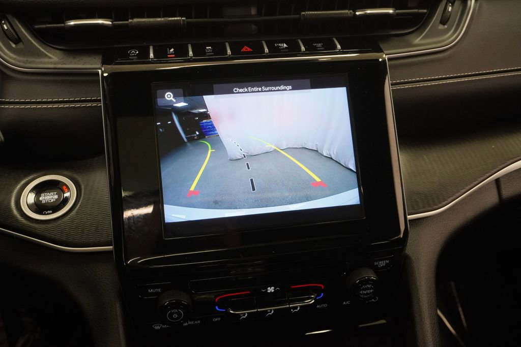 Certified 2024 Jeep Grand Cherokee Laredo X image 32