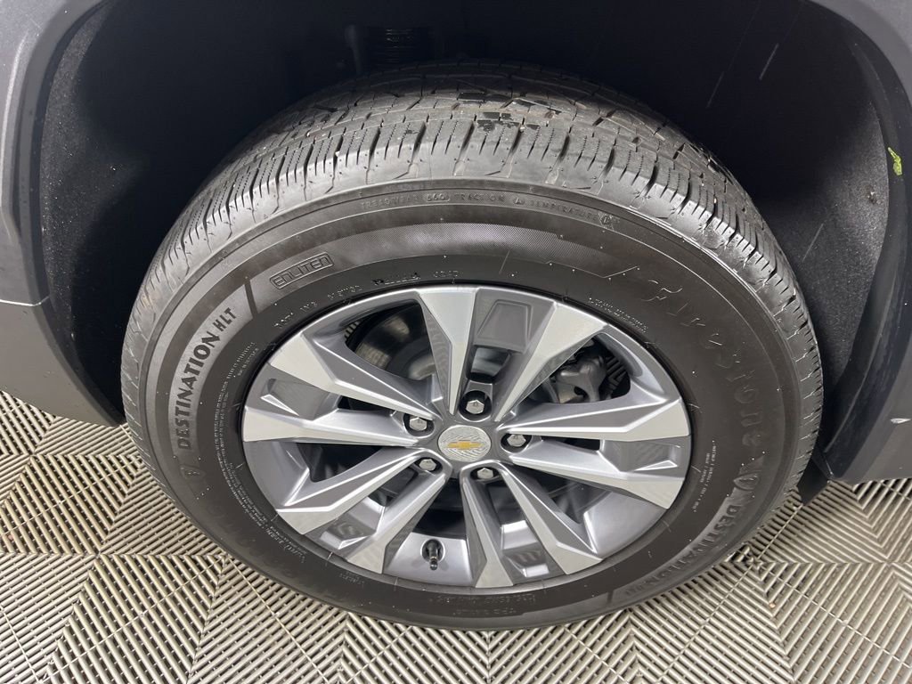 Certified 2025 Chevrolet Equinox LT FWD image 10