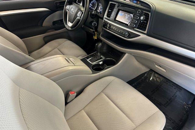 Certified 2019 Toyota Highlander LE FWD image 21