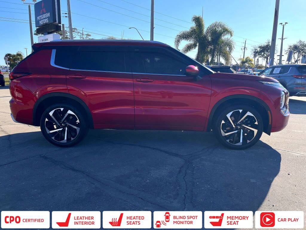 Used 2022 Mitsubishi Outlander SEL image 2