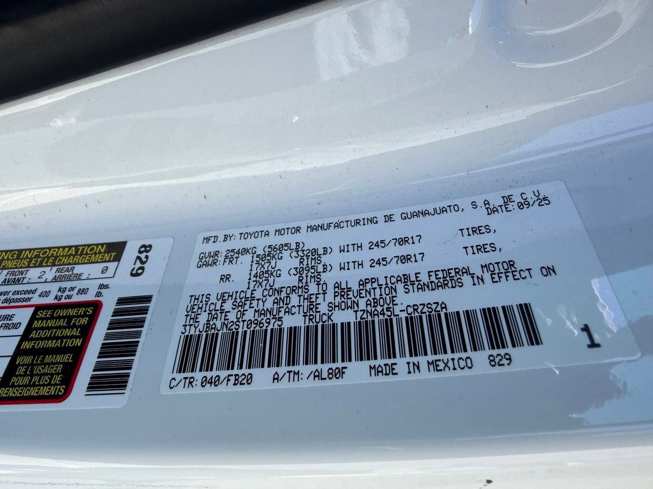 Used 2025 Toyota Tacoma SR5 AWD/4WD image 13