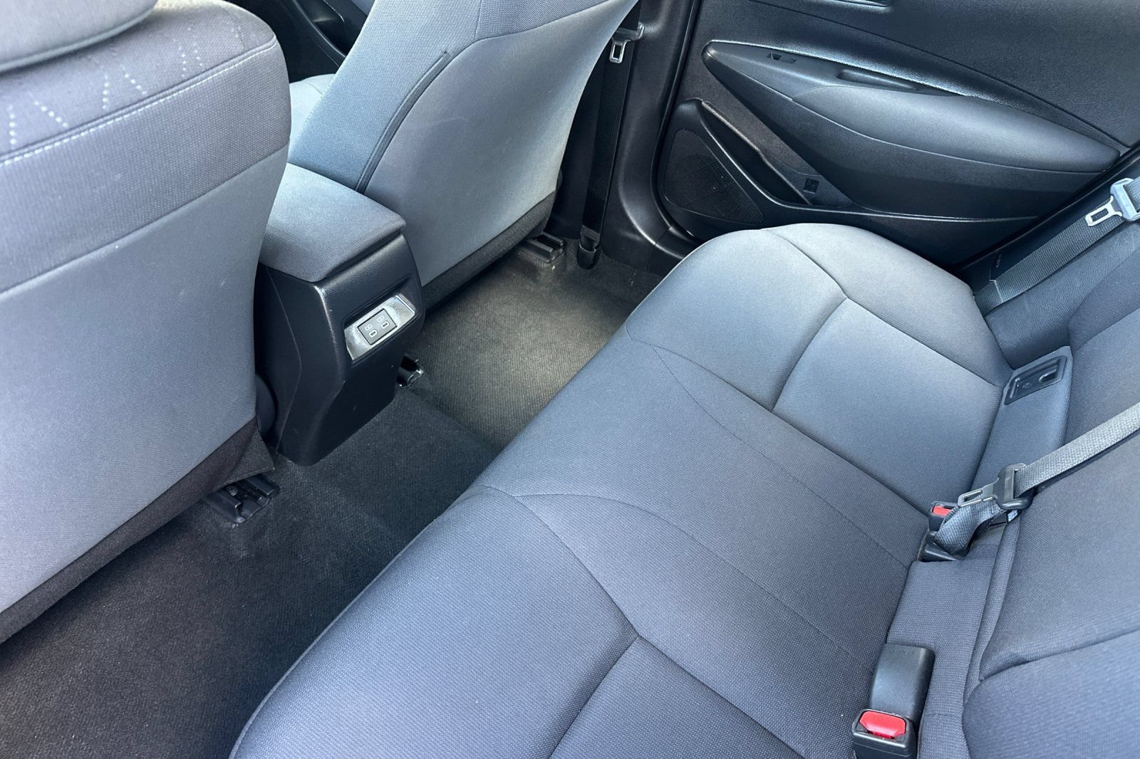 Used 2024 Toyota Corolla LE FWD image 14