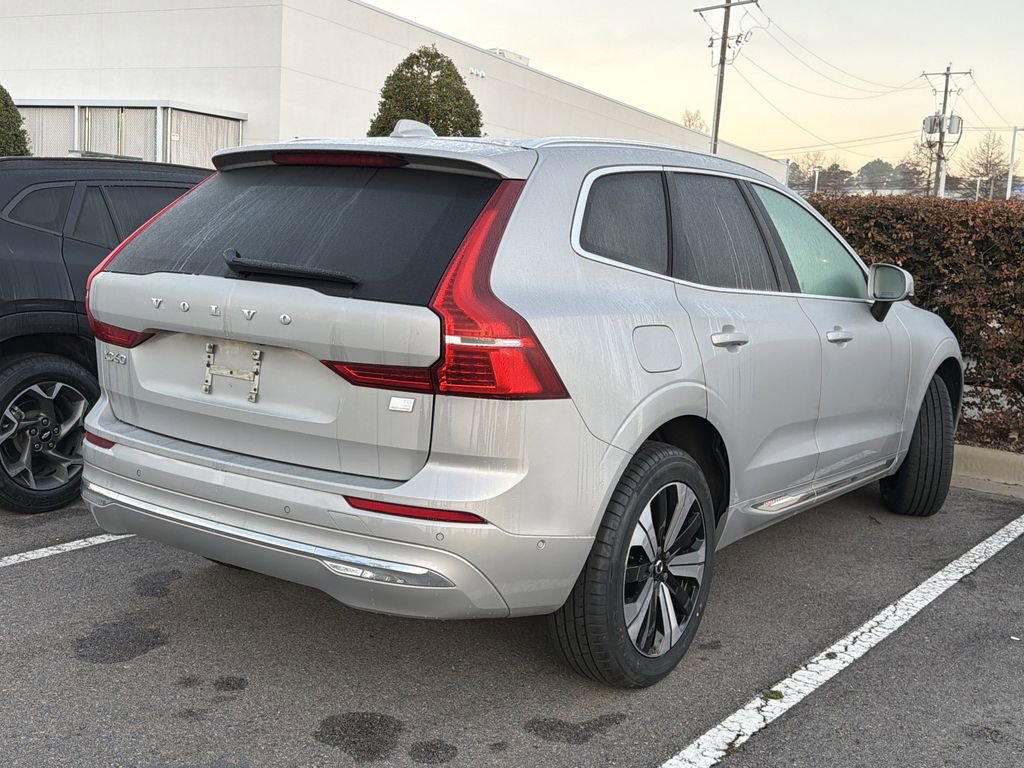 Used 2023 Volvo XC60 T8 Plus image 10
