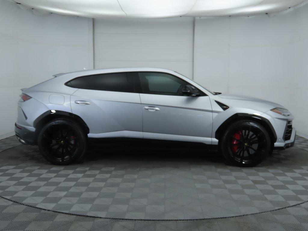 Used 2022 Lamborghini Urus image 4