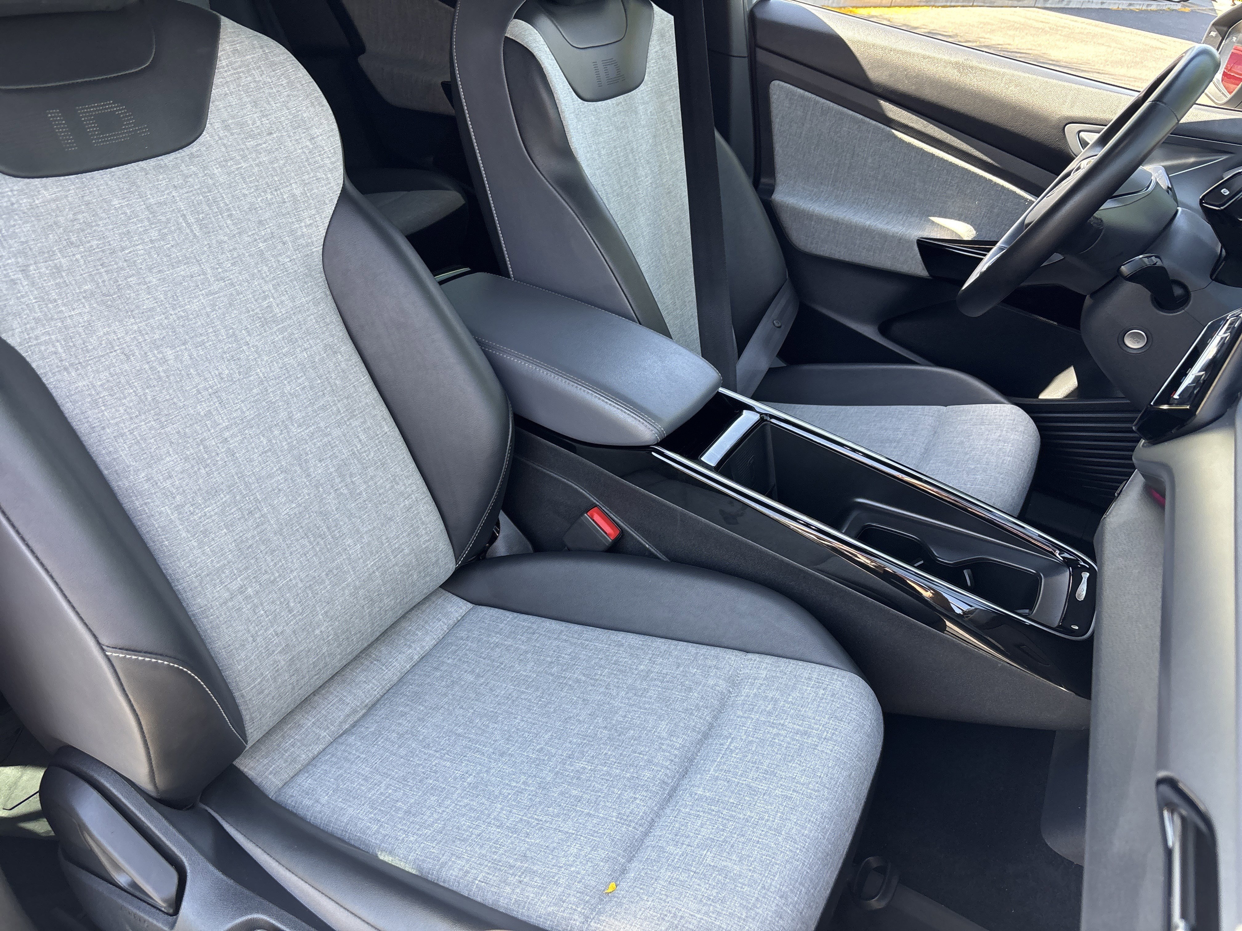 Used 2023 Volkswagen ID.4 Pro image 8