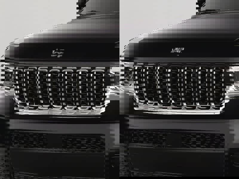 New 2025 Jeep Grand Cherokee L Laredo image 14