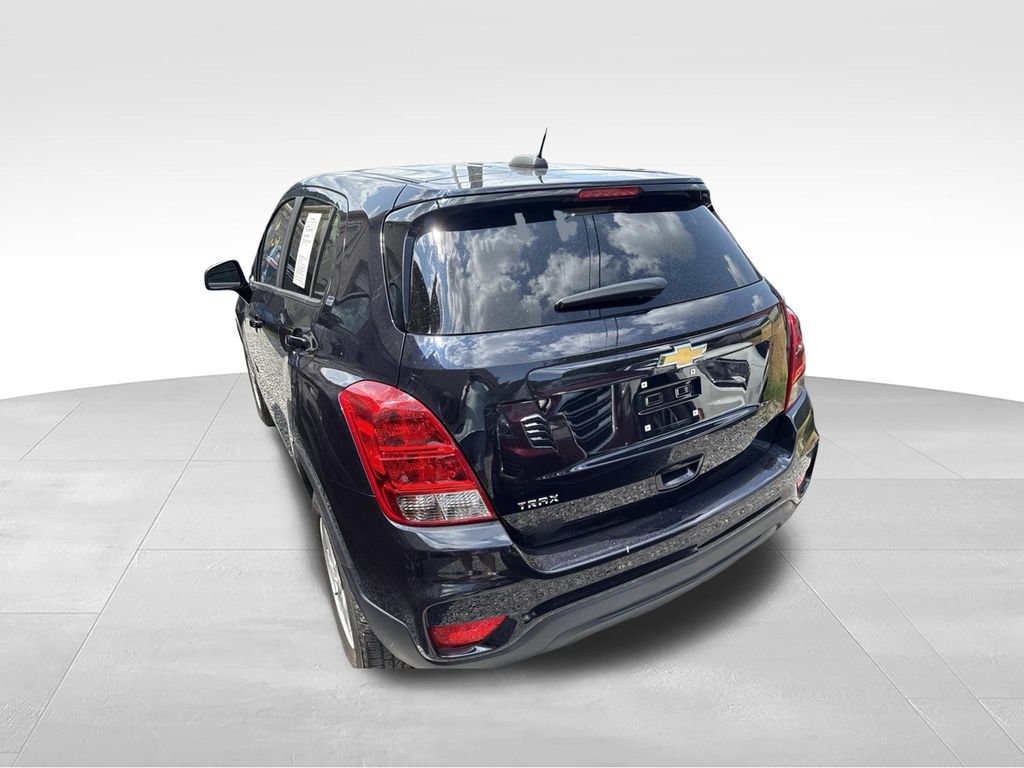 Used 2022 Chevrolet Trax LS w/ Tint and Cruise Package FWD image 8