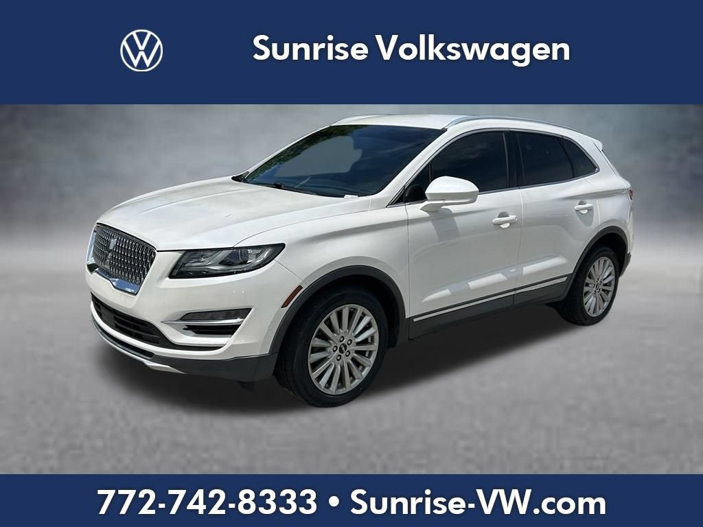 Used 2019 Lincoln MKC Premiere FWD image 1