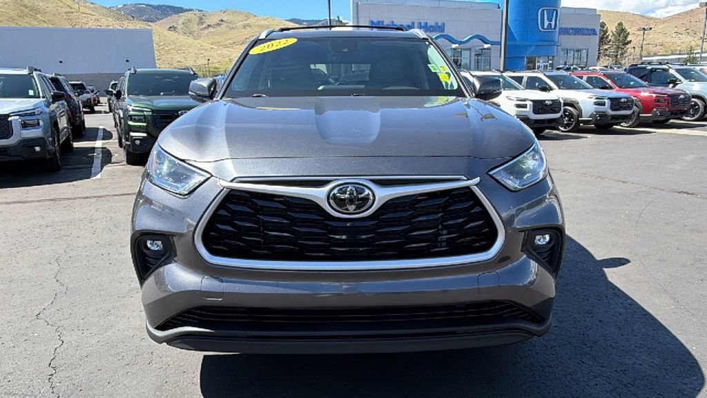 Used 2022 Toyota Highlander XLE AWD/4WD image 8