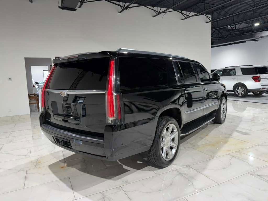 Used 2018 Cadillac Escalade ESV Premium Luxury image 6