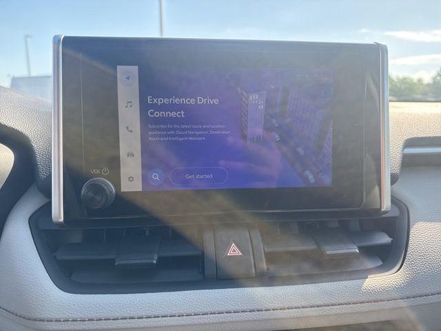 Used 2025 Toyota RAV4 XLE image 32